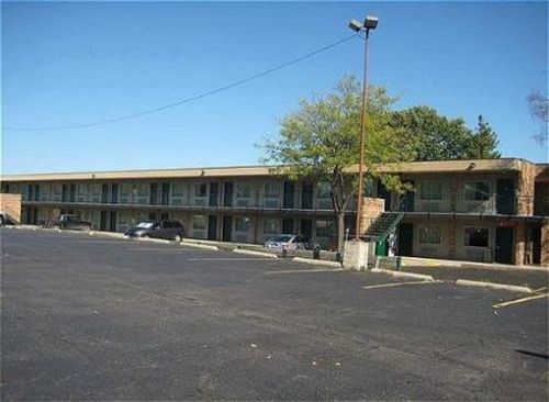Thunderbird Motor Inn Baraboo Exterior foto